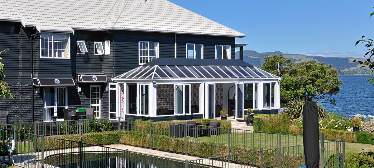Black Swan Lakeside Boutique Hotel